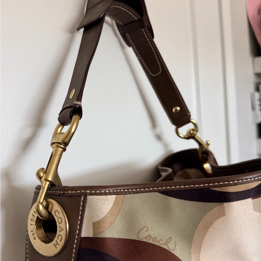 Coach Brown and Cream Signature Shoulder Bag - Picture 3 of 13